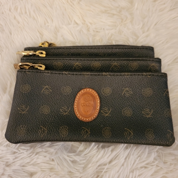 🌞🌞🌞Cute wallet with 3 zippers - Picture 1 of 3